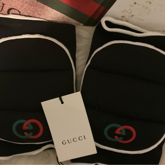 !BNWT! GUCCI RUNWAY EMBROIDERED KNEE PADS - Picture 3 of 3